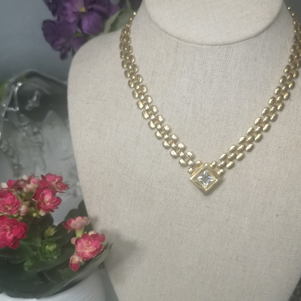 Vintage Gold Tone V Collar Necklace - Picture 2 of 4